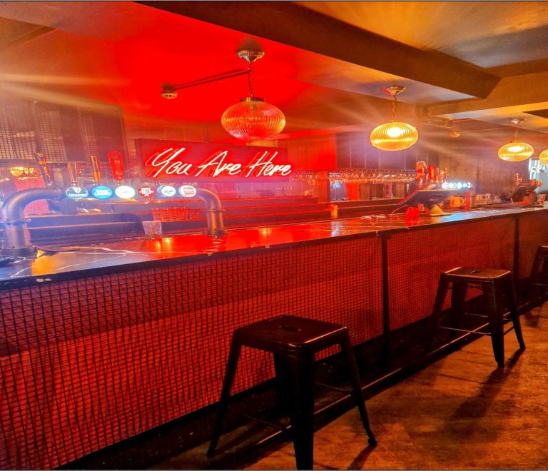 INDIE’S BAR